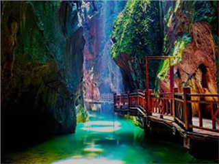 黃金周 ｜ 琉璃仙境！張家界朝陽(yáng)地縫提質(zhì)后重新開(kāi)放